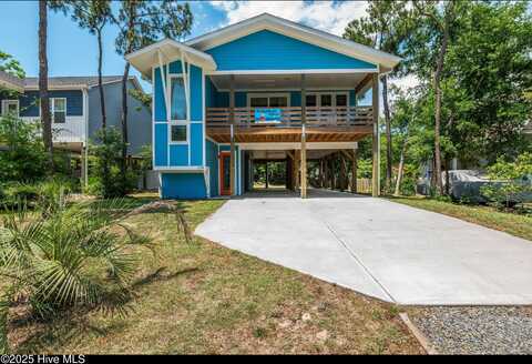 119 NE 27th Street, Oak Island, NC 28465