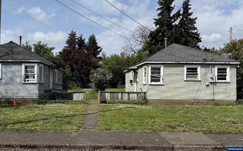 137 (-143) E Dodge St, Lebanon, OR 97305