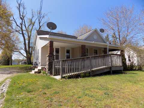 317 Pine Hill Avenue, Cheboygan, MI 49721