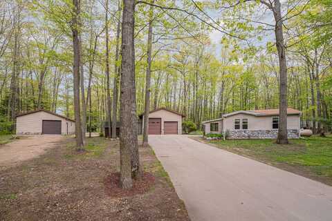 122 Shady Grove Lane, Roscommon, MI 48653