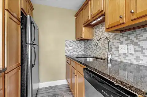 Delaware Ave, Buffalo, NY 14209