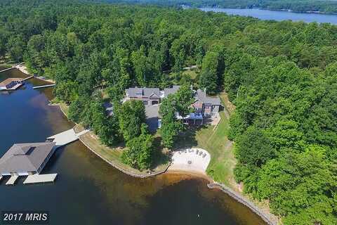 Twin Lakes, BUMPASS, VA 23024