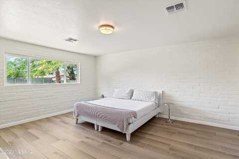 Baker, TUCSON, AZ 85711