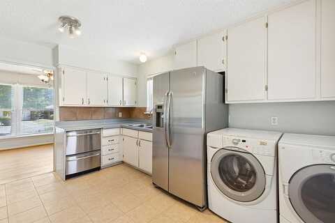 San Paula, DALLAS, TX 75228