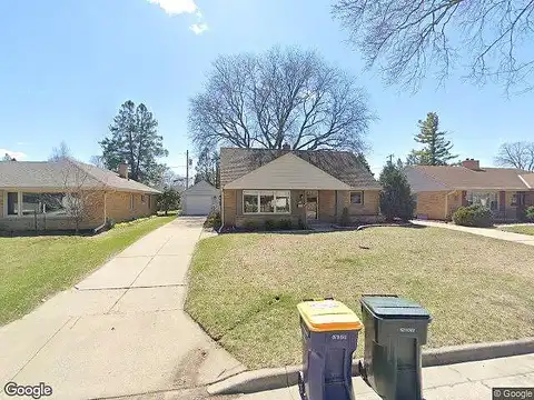 Manitoba, MILWAUKEE, WI 53219
