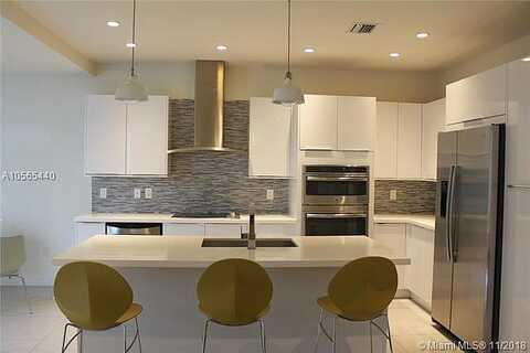 105Th, DORAL, FL 33178