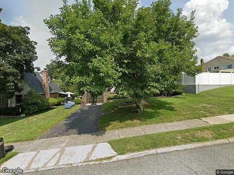 Windsor Park, HAVERTOWN, PA 19083