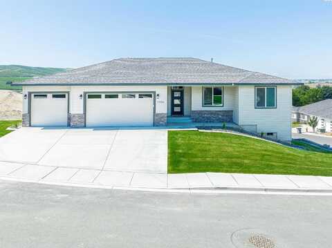 Ivy, SUNNYSIDE, WA 98944
