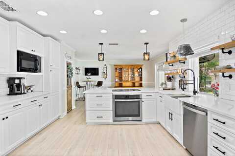 Gomez, HOBE SOUND, FL 33455