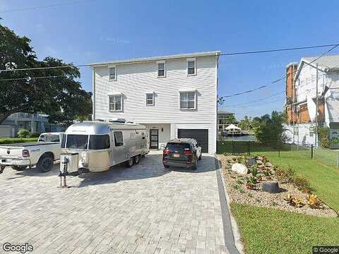 Foxhall, WEEKI WACHEE, FL 34607