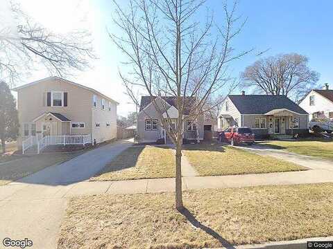 Pine, MILWAUKEE, WI 53207