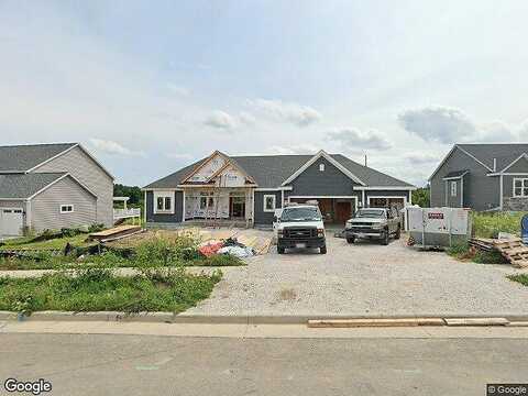 Howell Oaks, WAUKESHA, WI 53188