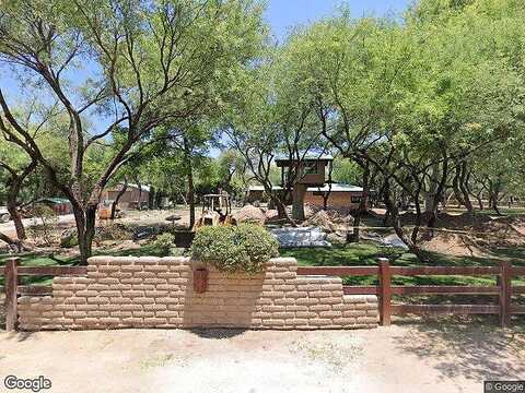 King, TUCSON, AZ 85749