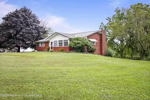 Lake Quinn, WAYMART, PA 18472