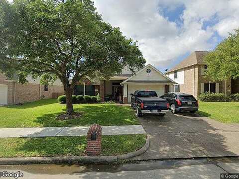 Pinewood Court, BAYTOWN, TX 77521