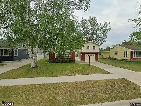 Oak, SAUK CENTRE, MN 56378