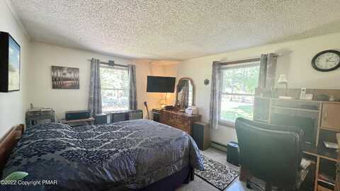 Hummingbird, POCONO SUMMIT, PA 18346