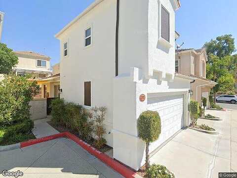 Crown Court, VALENCIA, CA 91354
