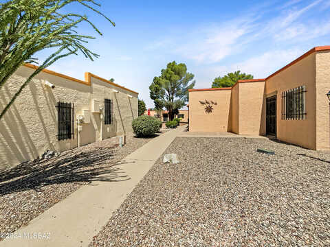Calle De Las Casitas, GREEN VALLEY, AZ 85614