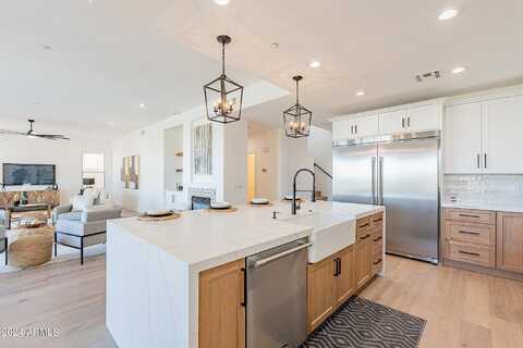 Conieson, SCOTTSDALE, AZ 85255