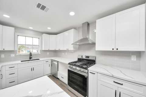 Colleen, HOUSTON, TX 77080