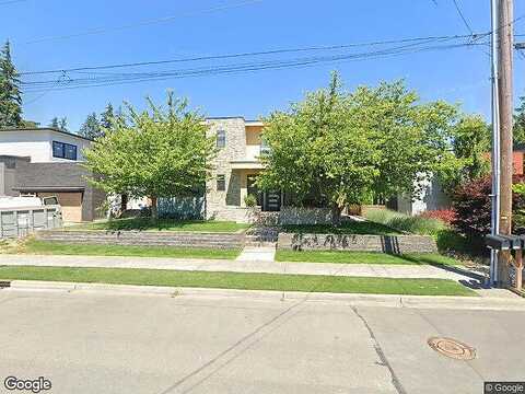 8Th, KIRKLAND, WA 98033