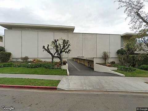 Sarah, BURBANK, CA 91505
