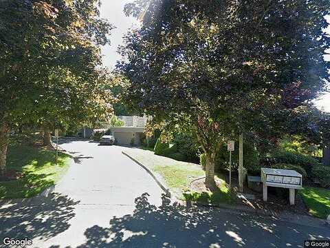 106Th, KIRKLAND, WA 98033