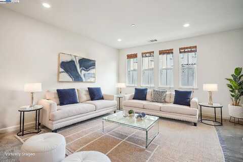 Fanuncio, HAYWARD, CA 94544