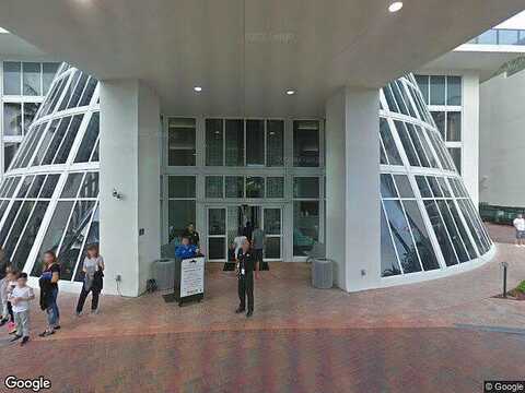Ocean, HALLANDALE BEACH, FL 33009