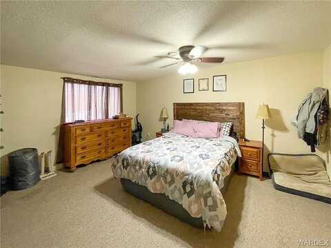 Chestnut, KINGMAN, AZ 86401