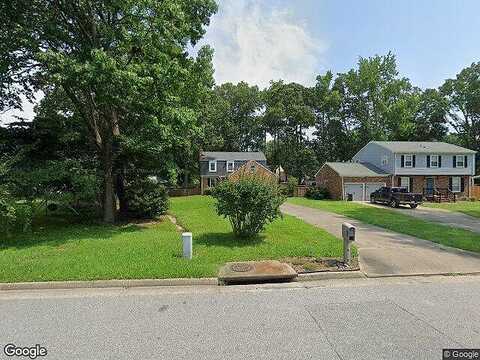 Lauren, POQUOSON, VA 23662