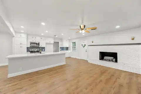 Starlight, HALTOM CITY, TX 76117