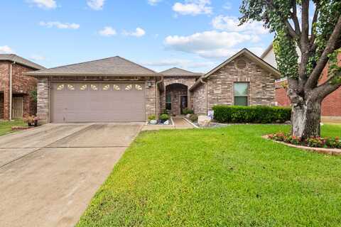 Dillon, HALTOM CITY, TX 76137