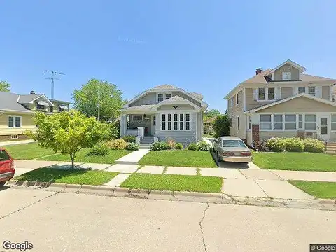 Westlawn, RACINE, WI 53405