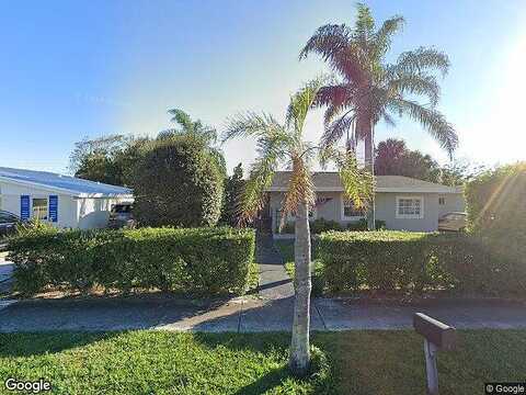 27Th, RIVIERA BEACH, FL 33404