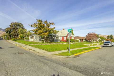 1St, WENATCHEE, WA 98801