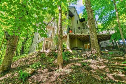 Saint James Gate, EXCELSIOR, MN 55331