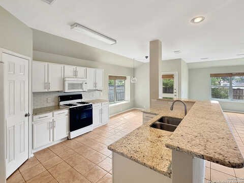 Ellerston, SELMA, TX 78154