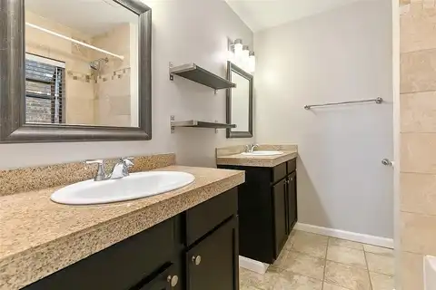 Holly Hill Dr, Dallas, TX 75231