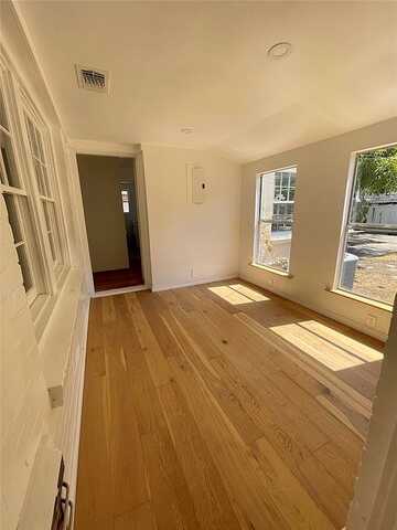 Thurston Dr, Dallas, TX 75235