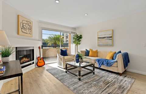 Canoga Ave, Woodland Hills, CA 91367