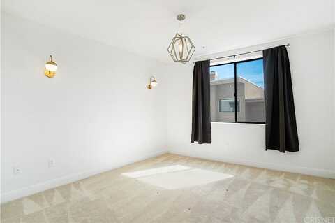 Kester Ave, Sherman Oaks, CA 91403