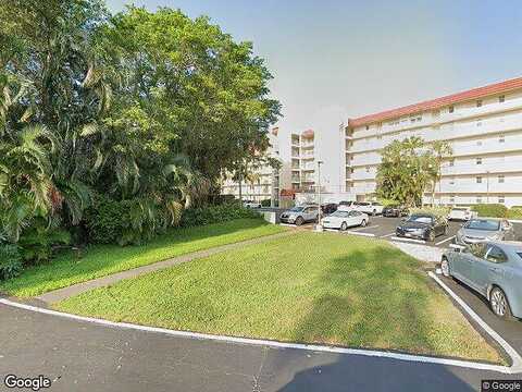 Via Poinciana, Lake Worth, FL 33467