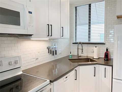 Throckmorton St, Dallas, TX 75219
