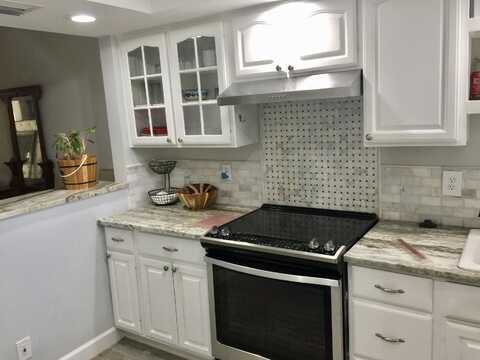 Via Poinciana, Lake Worth, FL 33467