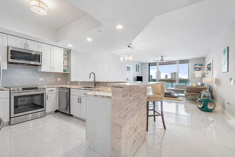 Lake Shore Dr, Riviera Beach, FL 33404