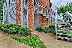 Saint Michaels Dr, Arlington, TX 76011