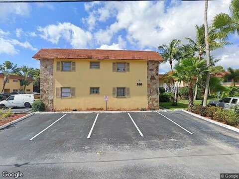 Croton Ave, Lantana, FL 33462