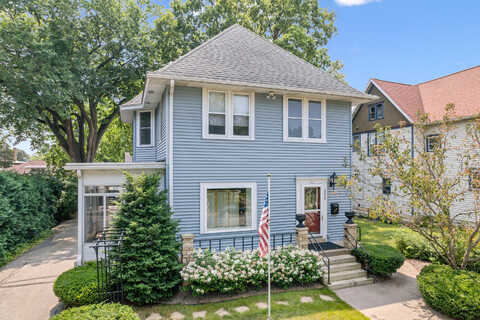King, LA CROSSE, WI 54601
